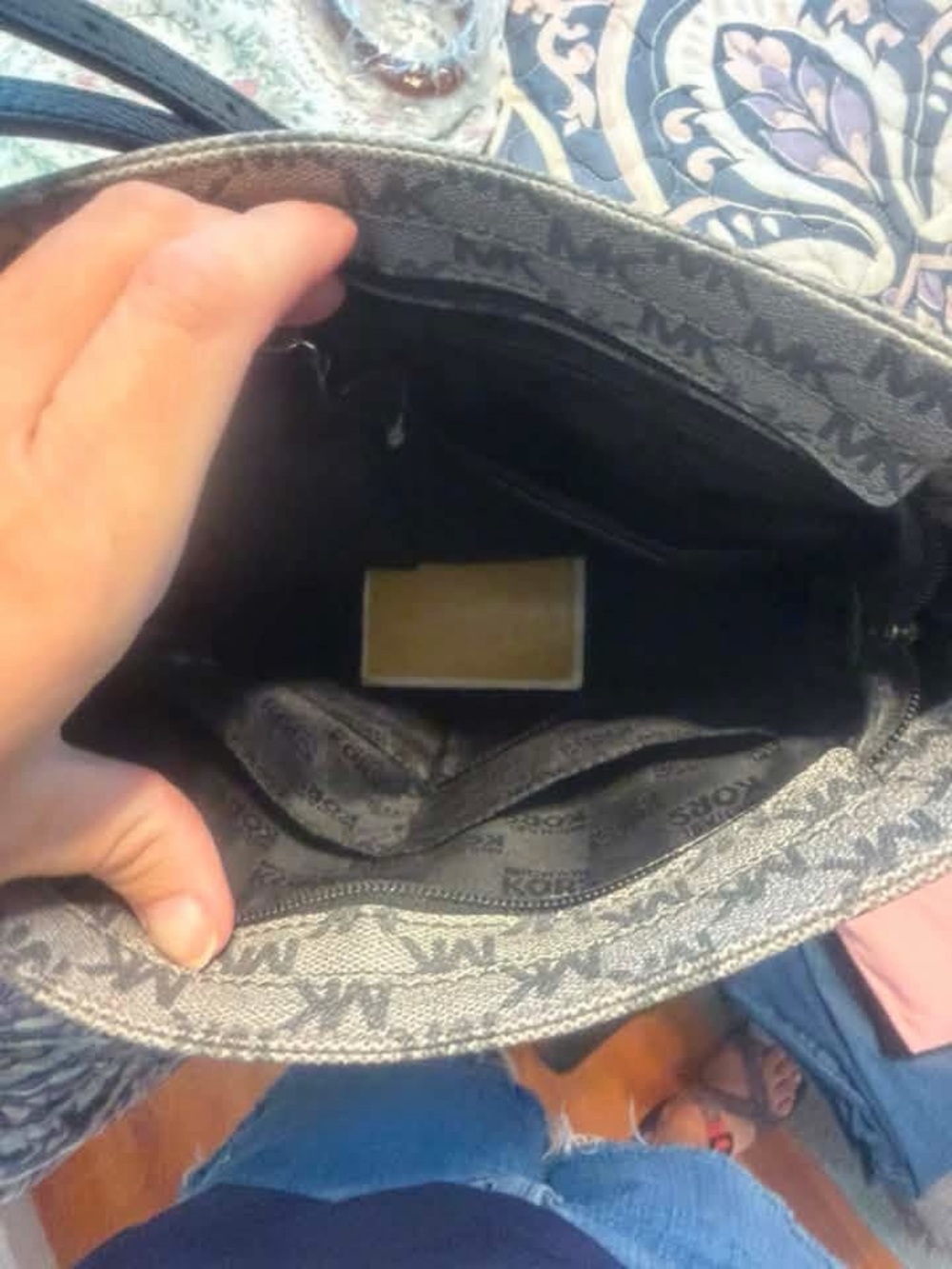 Michael Kors cross body - Picture 2 of 2